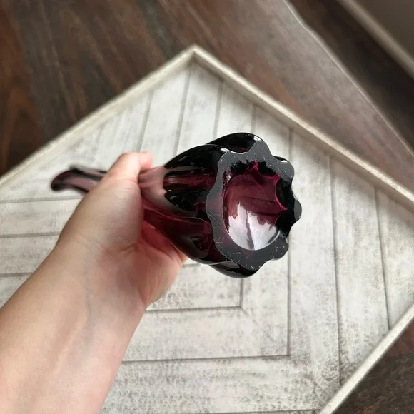 Swung Purple Glass Vase Vintage - Picture 3 of 7